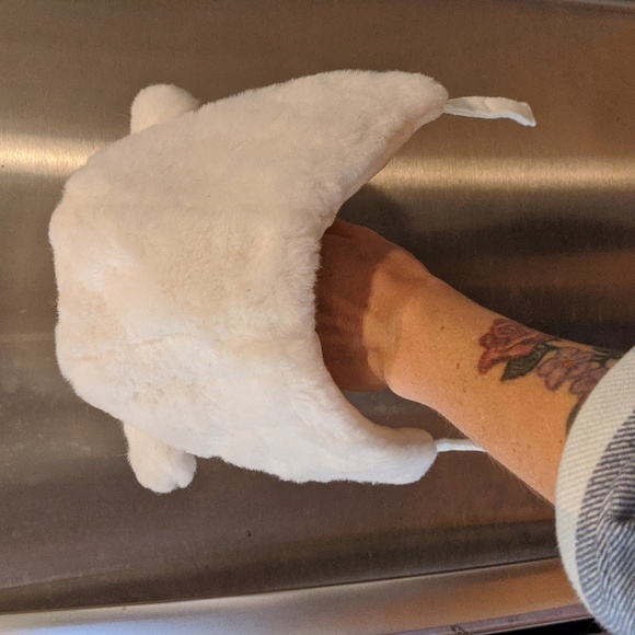 GAP Baby - Infant Winter Bear Hat - Picture 2 of 3